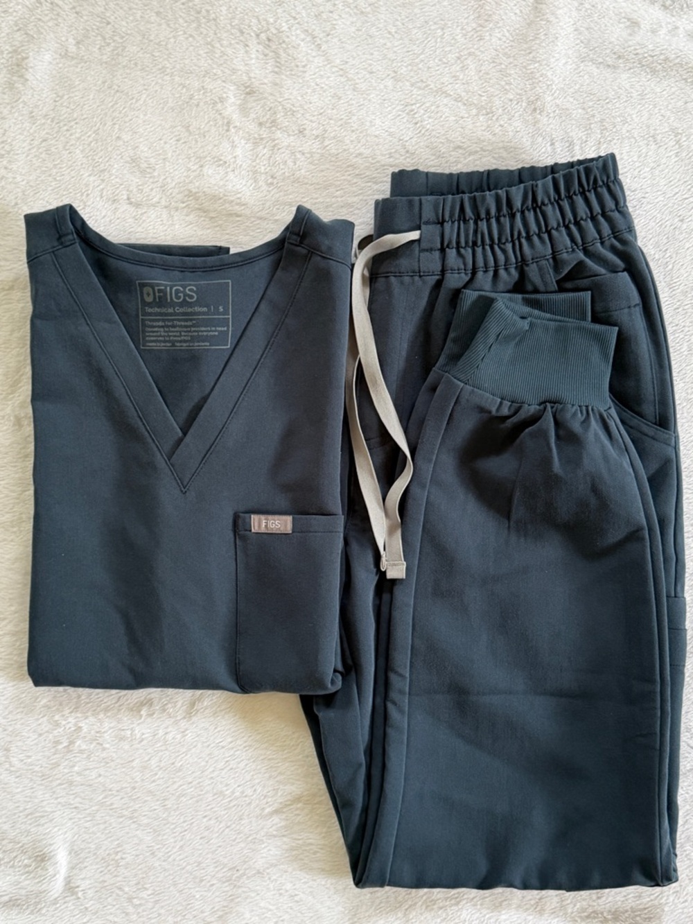 FIGS scrubs set in Dark Harbor